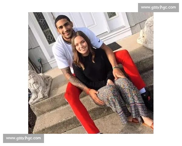 从尼克斯弃将到总决赛奇兵！托平 4 年 6000 万逆袭，娇妻近照曝光颜值碾压